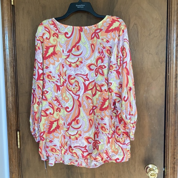 RelistAGB colorful abstract floral blouse lace up w tassel detail at neckline 1X - Picture 16 of 16